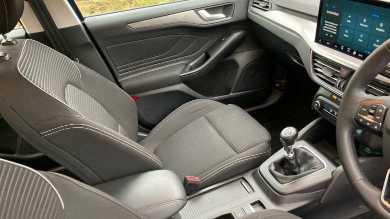 Ford Focus 1.0 EcoBoost Hybrid mHEV 155 Titanium 5dr Petrol Hatchback